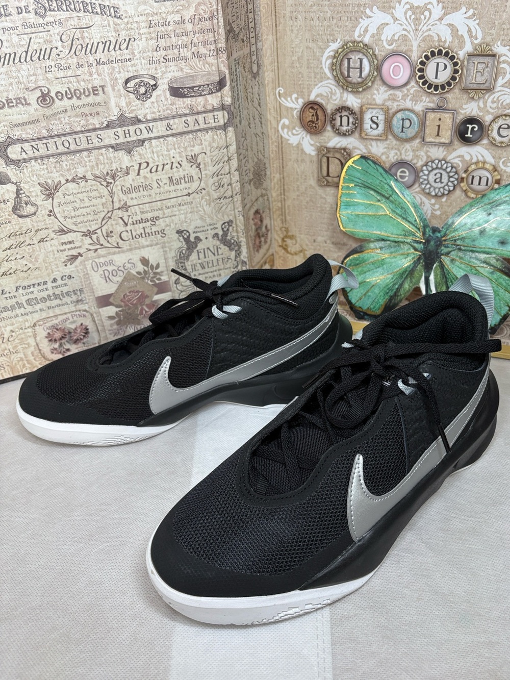 Nike Black & Silver Low-Top Sneakers Y5 W7